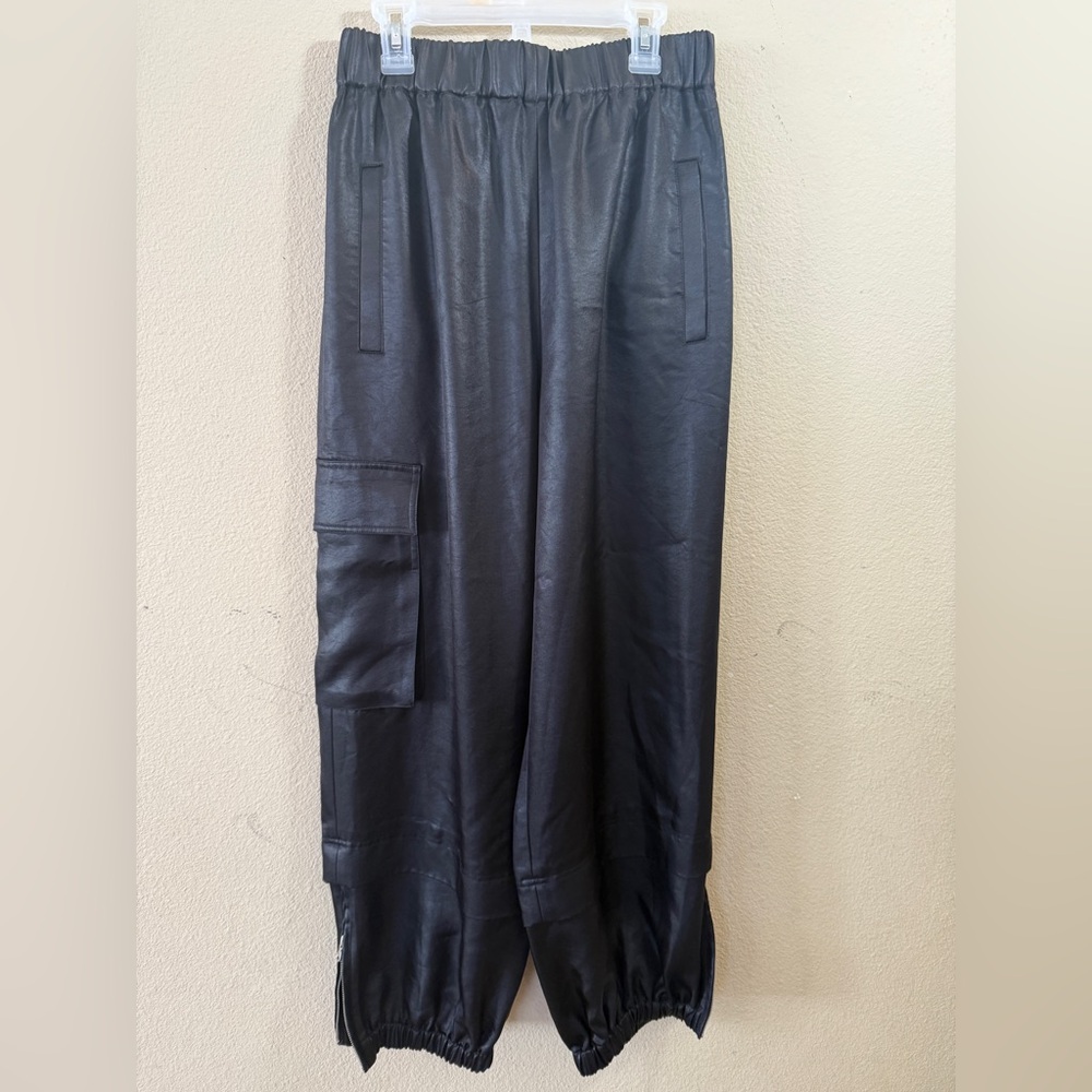 Women’s Black Wilt Jogger, satin finish